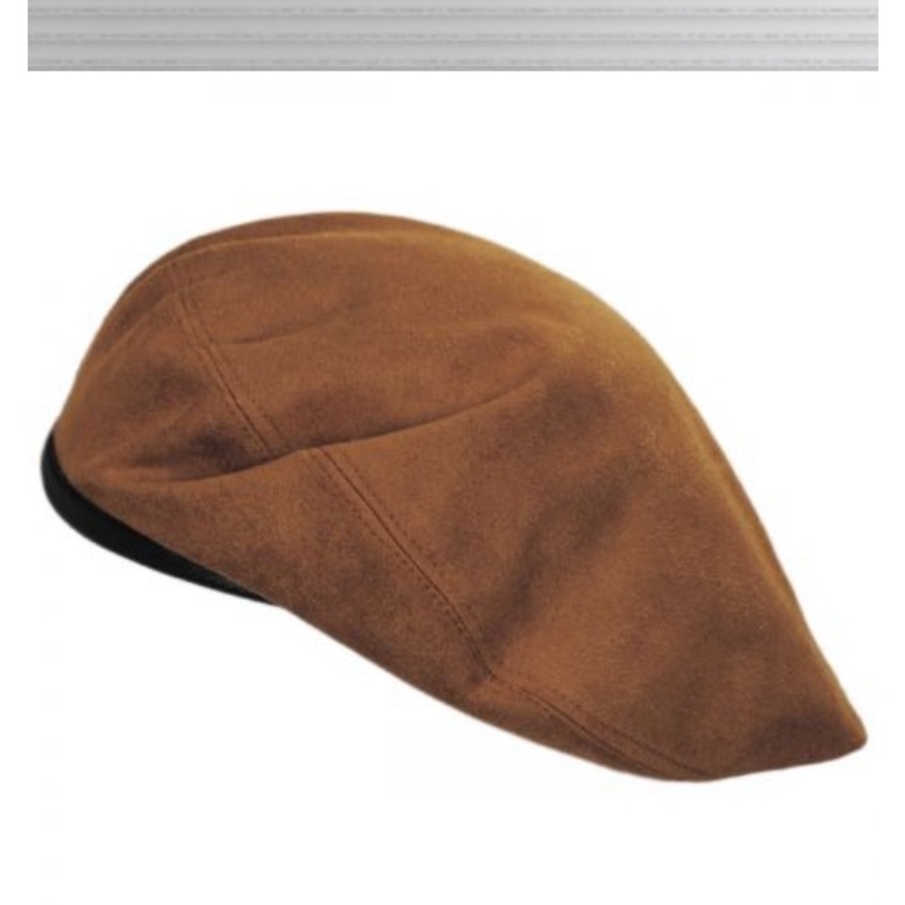 Light brown vegan suede beret. 1 sz. MUST HAVE!